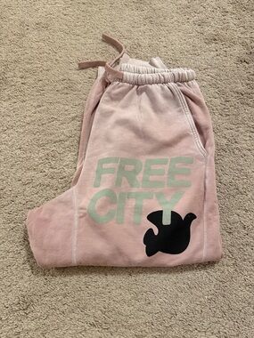 freecity womens Blush Pink Logo Sweat Joggers new with tags